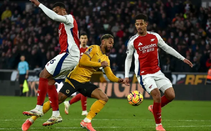arsenal-vuot-qua-wolves-trong-tran-dau-cang-thang-voi-2-the