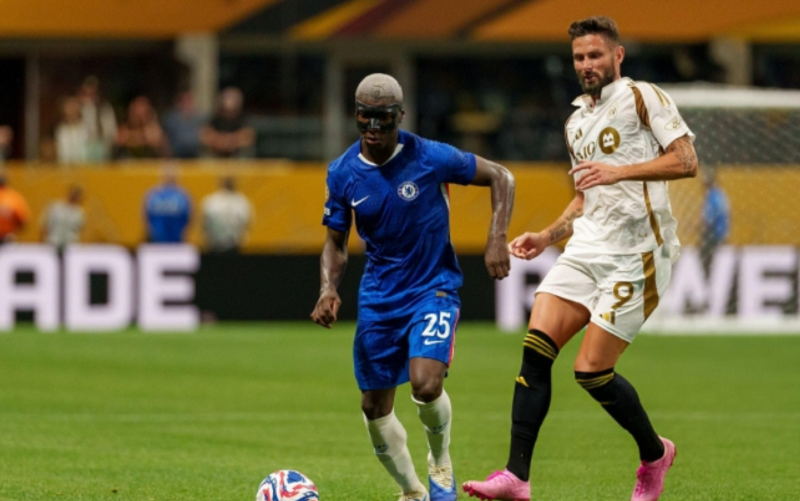 chelsea-doi-mat-an-phat-tu-fifa-vi-y-dinh-xoay-tua-doi-hinh-tai-club