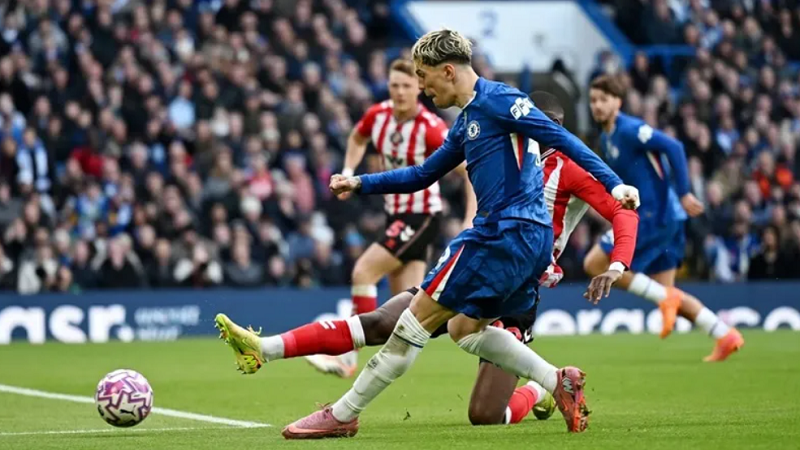 paul-merson-sunderland-xung-dang-thang-chelsea-hoan-toan-vo-hon